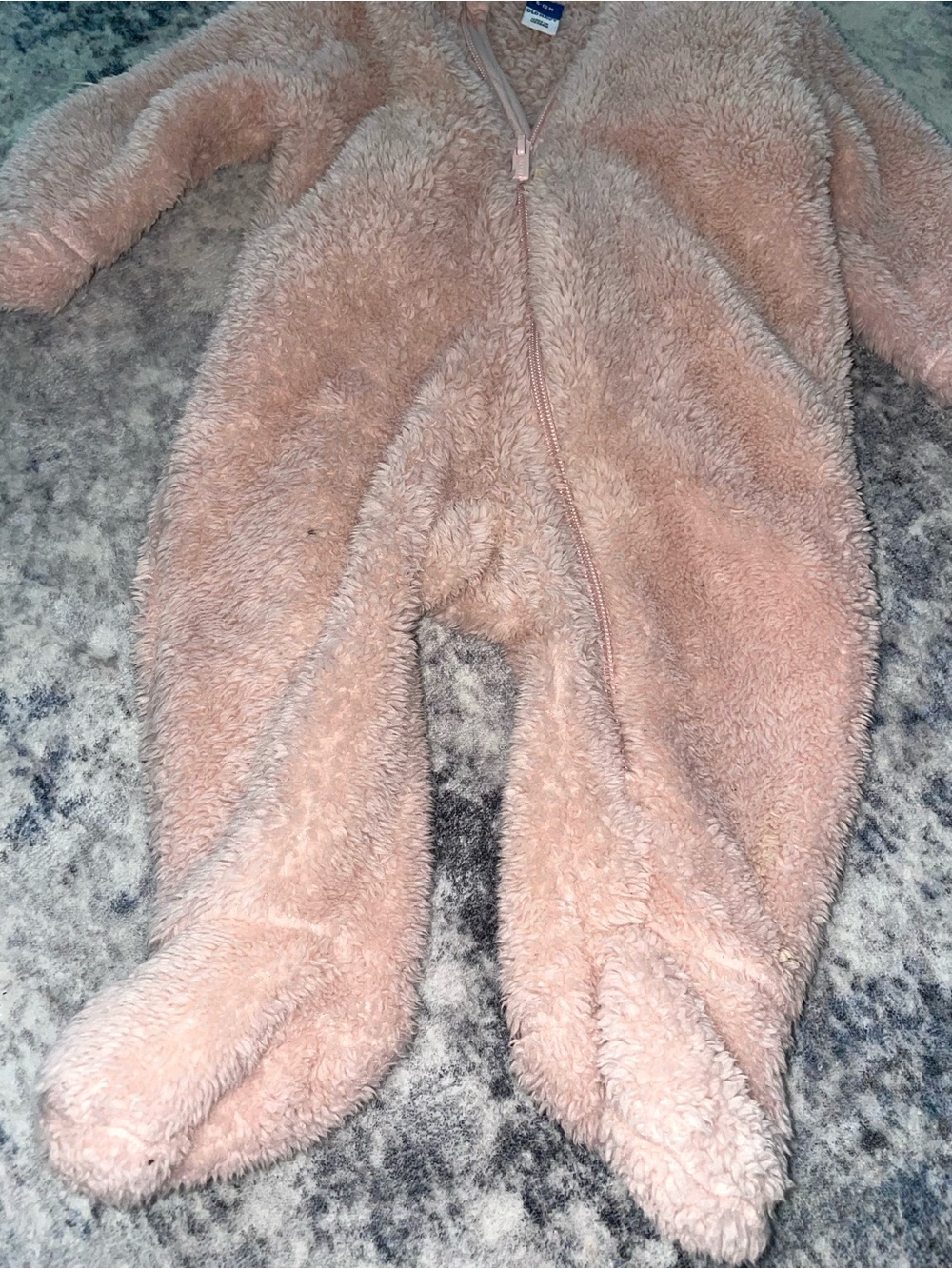 Old navy fuzzy bear onesie size 6-12 months - Picture 3 of 3
